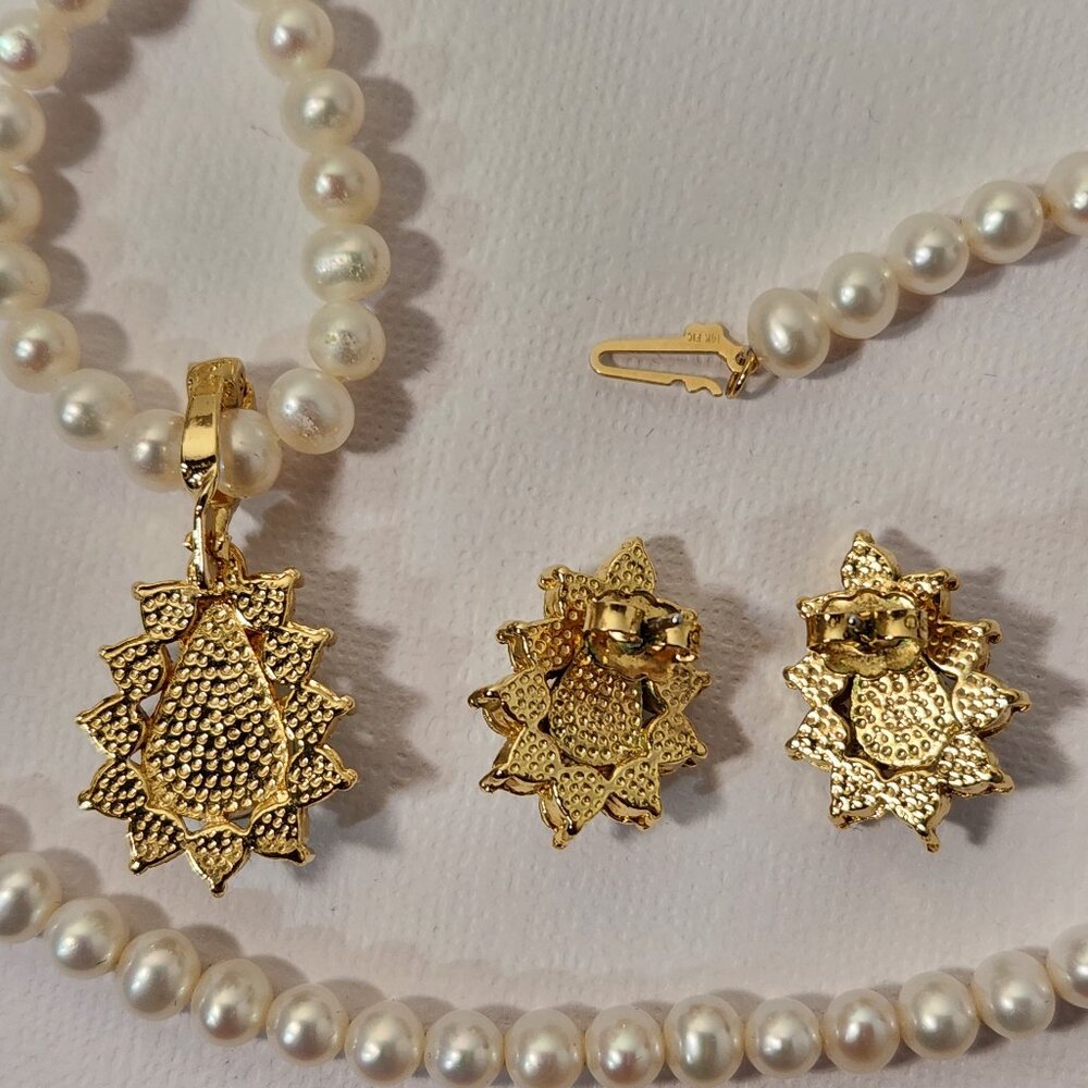 14K Pearl Necklace Bracelet & Earrings Complete Set Vintage Mint Peridot Avon - Picture 8 of 11